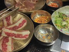 -臻牛烤肉