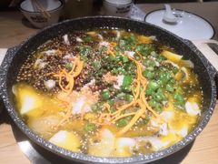 -山城外·非遗酸菜鱼(新都汇融店)