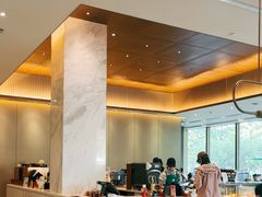 -星巴克臻选(深圳龙华红山天虹店)