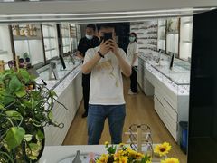 -翰佐蔡司小乐圆·依视路星趣控·暴龙眼镜折扣店