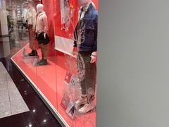 -优衣库(上海正大广场店)