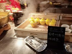 -广州万富希尔顿酒店·感趣自助餐厅·金秋蟹宴生蚝海鲜刺身