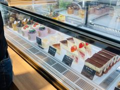 -Dough&Joe团憩(瑞虹天地月亮湾店)