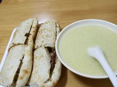 -宝光熏肉鞋底火烧(新街口店)