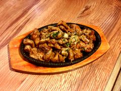 -玛格萝妮(汇智国际商业中心店)