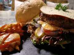 -HIGH FIVE哈福手工汉堡(桂林路店)