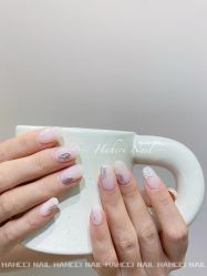 -花岐款式专研健康美甲沙龙