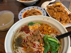 -爆炸头阿姨小四川正宗川味小吃(无任何分店)
