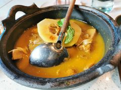 酸木瓜炖牛腩-半山腰·云南菜(侨福芳草地店)