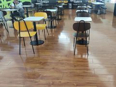 -麦当劳(鄂尔多斯机场店)