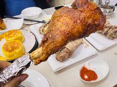 大漠烤羊腿-伊祥·敦煌楼