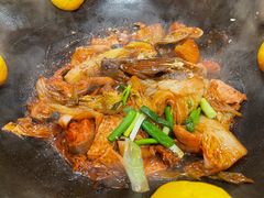 -小火炕铁锅炖鱼