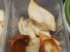 -黄阿姨锅贴大王(万航渡路店)