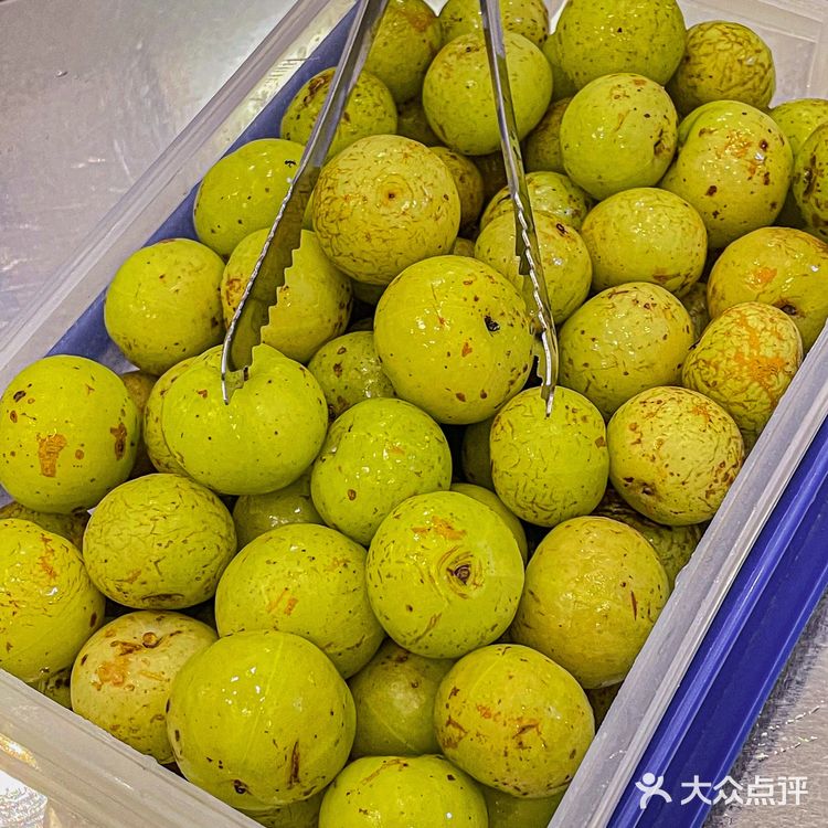 今天去买奶茶店员说刚上的几杯油柑系列新品