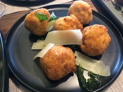 通心粉芝士球-Hurricane's Grill 飓风牛排
