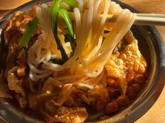 -鹿寨小何螺蛳粉店