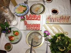 -泓炙颐凤鲜海鲜火锅料理(桐乡店)