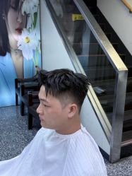 -藤野造型专业烫染接发