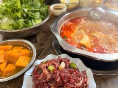-黄利砖万峰林布依特色酸笋牛肉馆