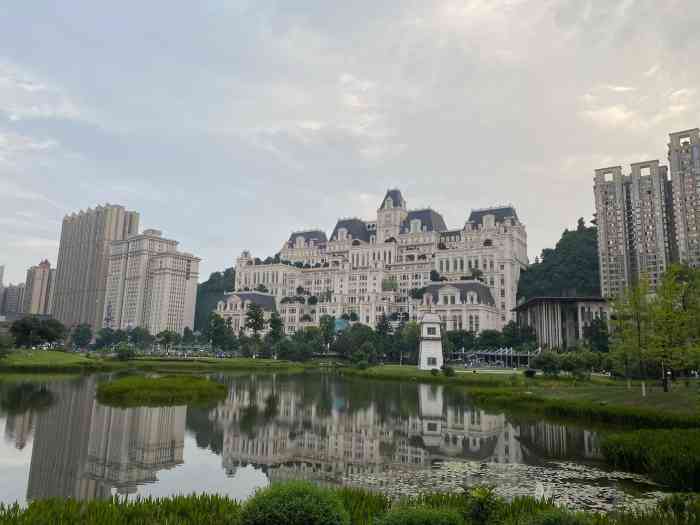 白宫花果园艺术中心