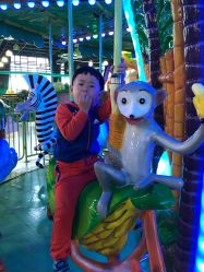 点击看大图 -维佳童话镇演出现场(徐东店)