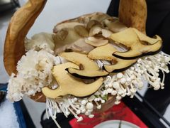 -红鼎豆捞·非遗鲍皇汤火锅(宝丰路店)