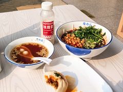 -李与白包子铺(桐梓林店)