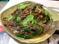 湿炒牛河-胡须佬鸡煲四季火锅(龙珠大道店)