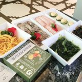 服务到位，套餐物美价廉，火锅汤底和菜品很棒，量很足