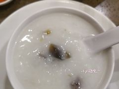 皮蛋瘦肉粥-点心皇子茶餐厅(万国大都会店)