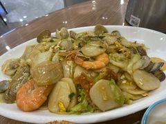 海鲜炒年糕-洲晓鲜·舟山海鲜大排档(朱家尖风景区店)