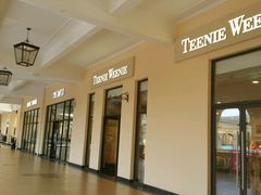 -王府井奥莱临潼小镇(临潼店)