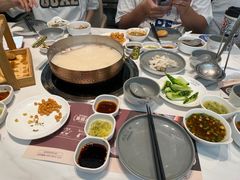 -洪氏嗨捞·广东猪肚鸡·椰子鸡火锅(西咸万象城店)