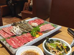 -炼火烤肉店