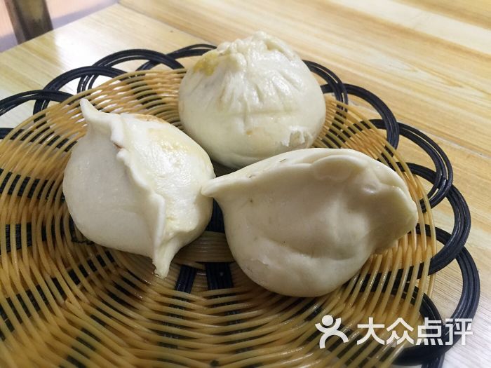 牛肉灌汤包