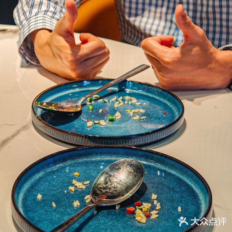 该如何形容这口炒饭到底有多香😭