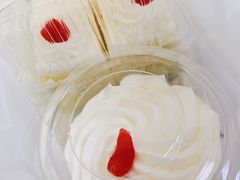 -红宝石·鲜奶小方·海派西点房(金杨店)