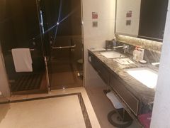 -天津京基皇冠假日酒店