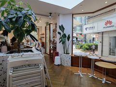 -Line 咖啡(石厦花园店)