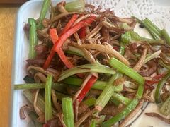 -东方之猪四更烤乳猪(金垦总店)