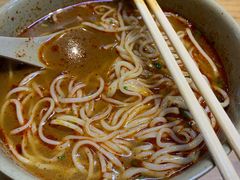 -亮亮面馆(经六路店)