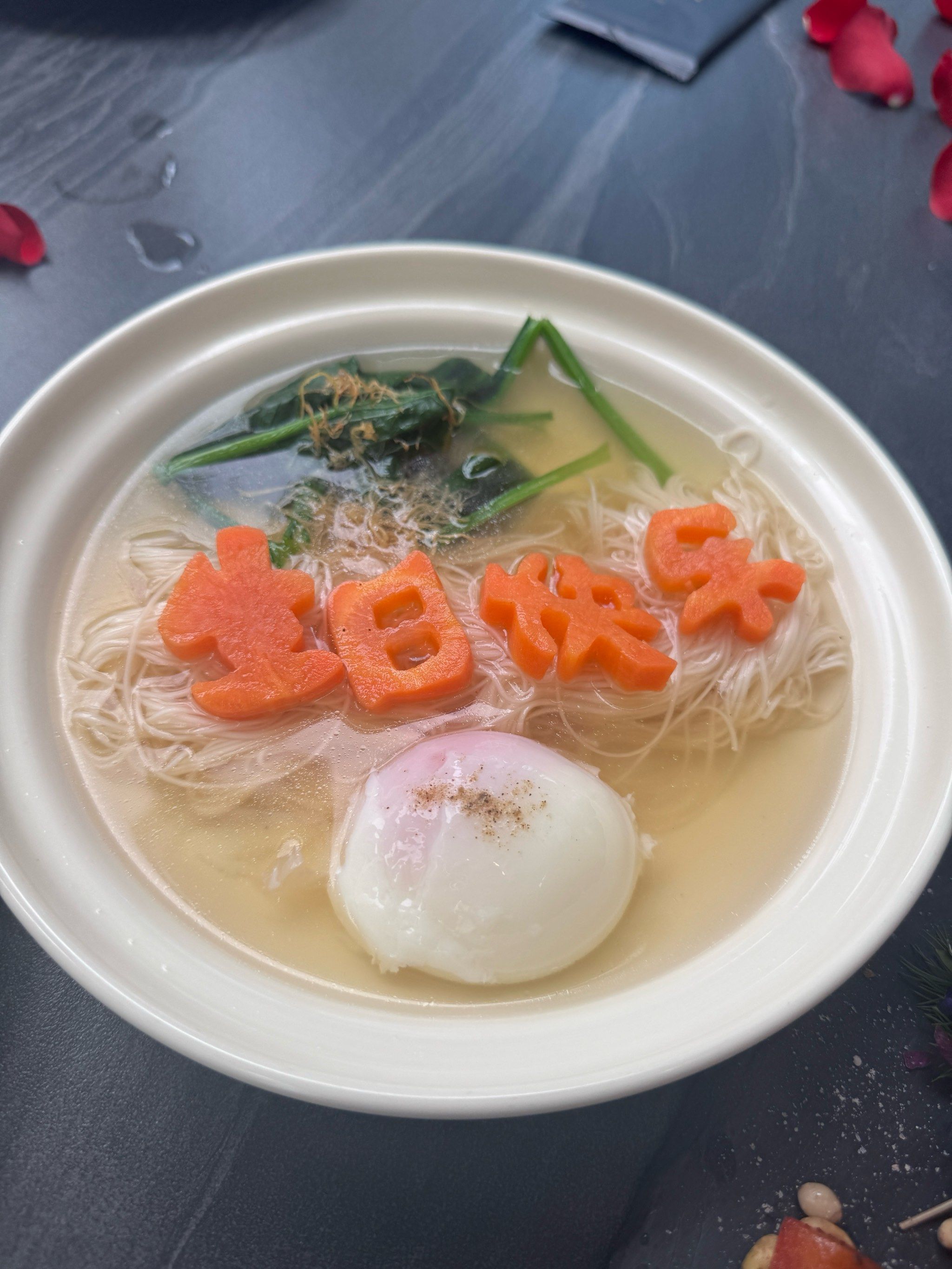 生日布置的很漂亮,菜很新鲜! 很好吃!推