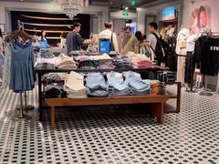 -Hollister(天环广场店)