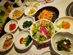 餐前小菜-本家韩国烤肉(青岛万象城店)