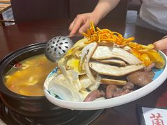 -菌之家·专业纯野生菌火锅·特色炒菌