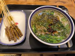 -云阿蛮云南生烫牛肉米线(奉贤路店)