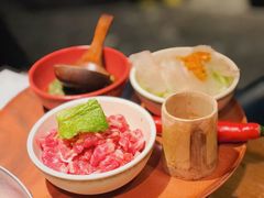 猫儿山的小黄牛-吃饭皇帝大土家民族菜(正大广场店)