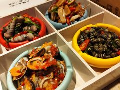 招牌辣卤海鲜拼盘-喝丢一只鞋辣炒海鲜小烧烤(三八广场店)