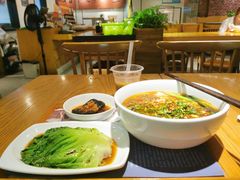 -呷佬·长沙手工米粉(金沙江路店)