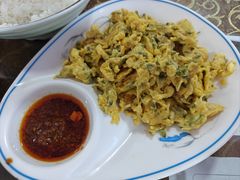 槐花炒鸡蛋-涵家味土菜馆·徽州一绝臭鳜鱼(三河古镇店)